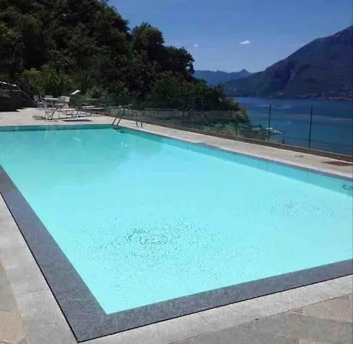 Poolside Cristina شقة